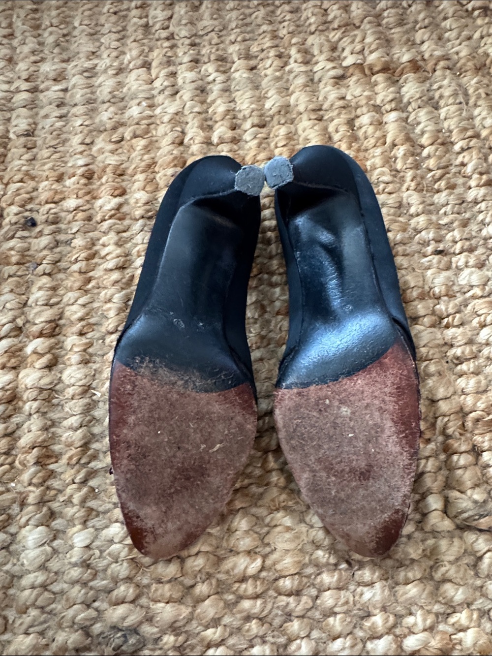 Vintage Stuart Weitzman Ingledew’s Black Mesh Pumps Size 5 - Picture 7 of 11